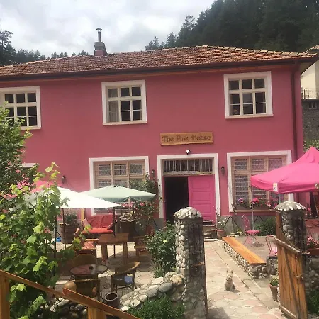 The Pink House * Polkovnik Serafimovo