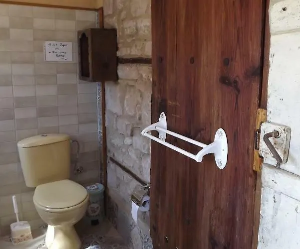 The Pink House * Polkovnik Serafimovo